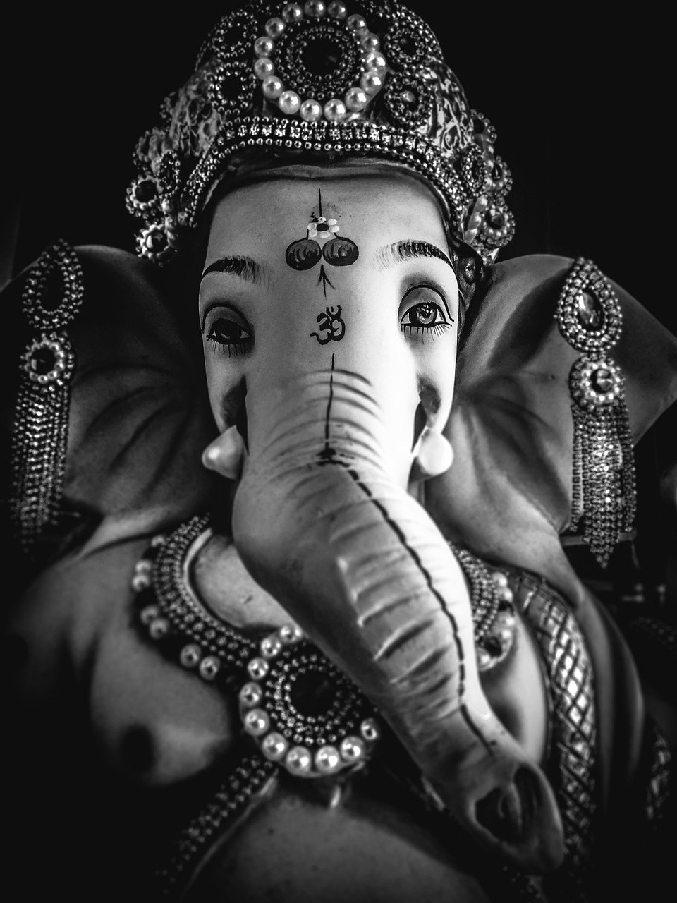india, god, lord, religion, hinduism, culture, ganesh, ganesha, hindu, elephant, statue, idol, worship, ornament, devotional, devotee, festival, ganesh chaturthi, black white, prayer, gray god, gray elephant, gray prayer, gray culture, ganesh, ganesh, ganesh, ganesh, ganesh, ganesha, devotional, ganesh chaturthi
